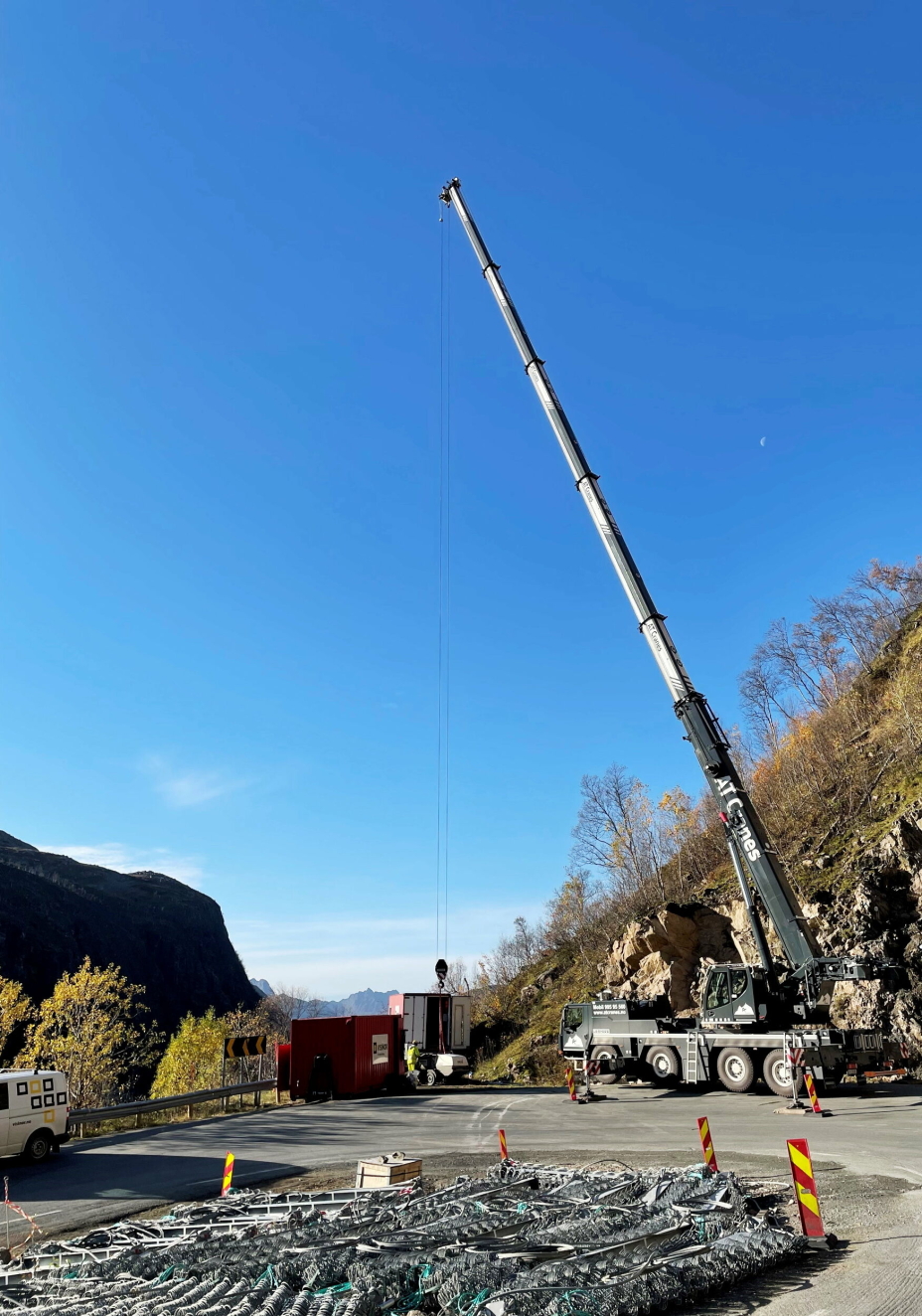 VINDKRAFT: Avlessing av vindmølleblader på Engerfjellet.