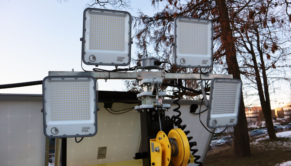 Fire LED-armaturer som hver yter 200W sørger for kraftig lys. Fire LED-armaturer som hver yter 200W sørger for kraftig lys.