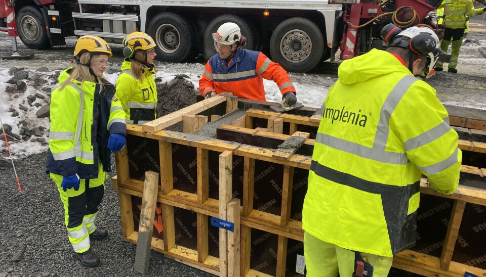 Å være tett på ledelse og utførende personell er viktig for å lykkes med arbeidet. Det er foreløpig tre ulike lokasjoner hvor arbeidet er i gang, og i løpet av en uke har Eldbjørg Stenrud Nilsen og Tera Elizabeth Lyons arbeidet aktivt ute i felt, både med observasjoner, tiltak og dialog med kollegaer.