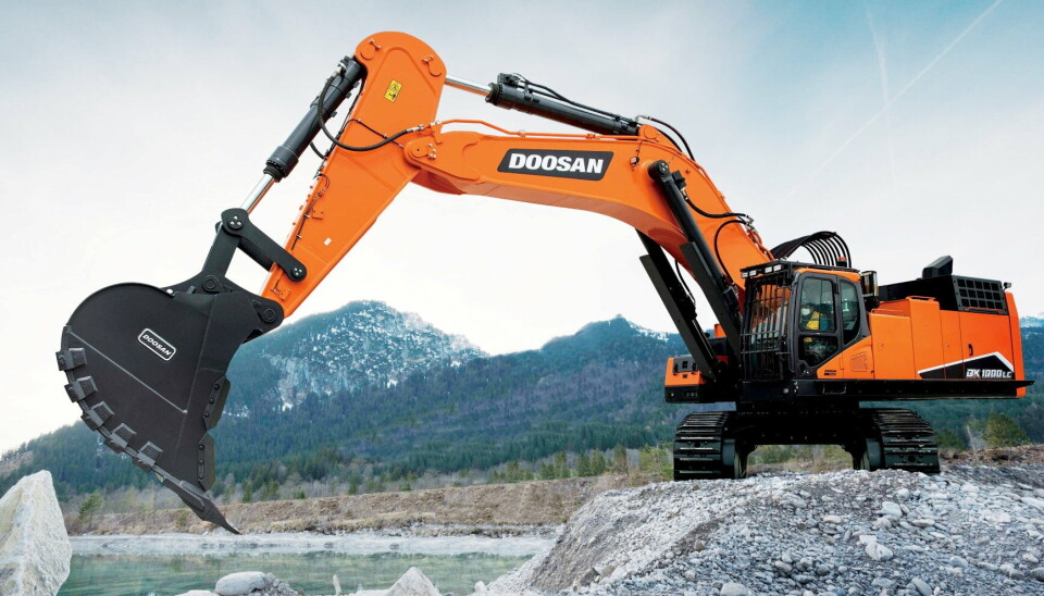 100 TONN: Doosan lanserer den største gravemaskinen i selskapets historie med 100-tonneren DX1000LC-7.