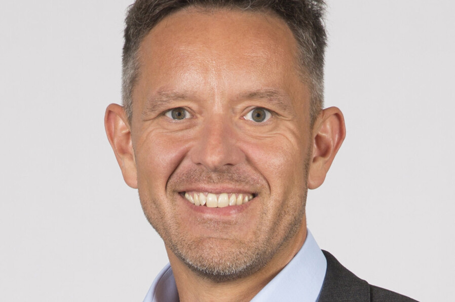 Bjørn Inge Haugan, salgs- og markedsdirektør i Volvo Norge, sier det er et taktskifte, ved at Volvo nå kan levere elektriske lastebiler i det volumet som kundene etterspør.