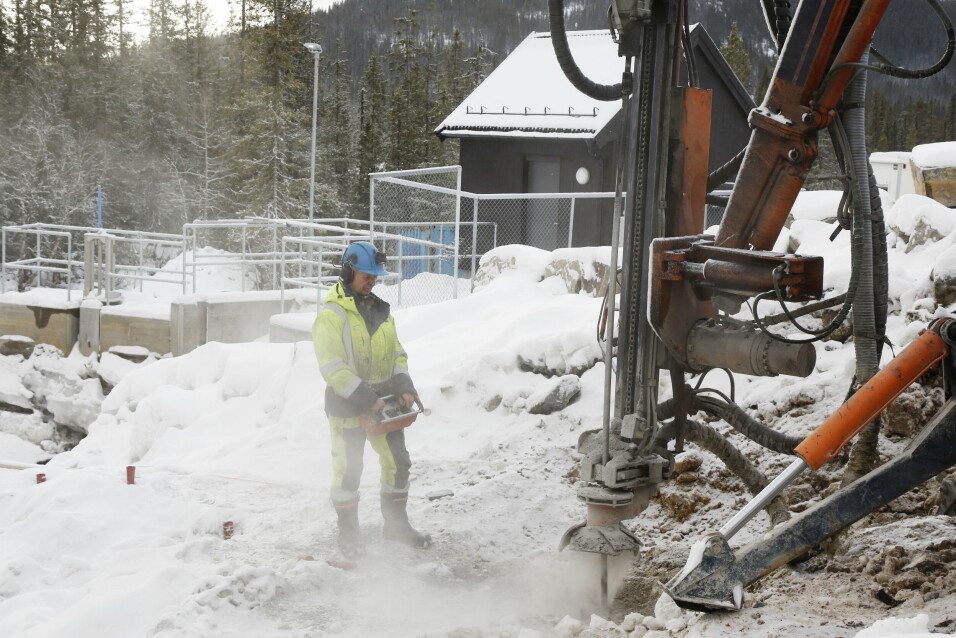 MILD VINTER: Normalt er det både én og to meter snø på denne årstiden, men i år er det enkelt å komme til fjellet.