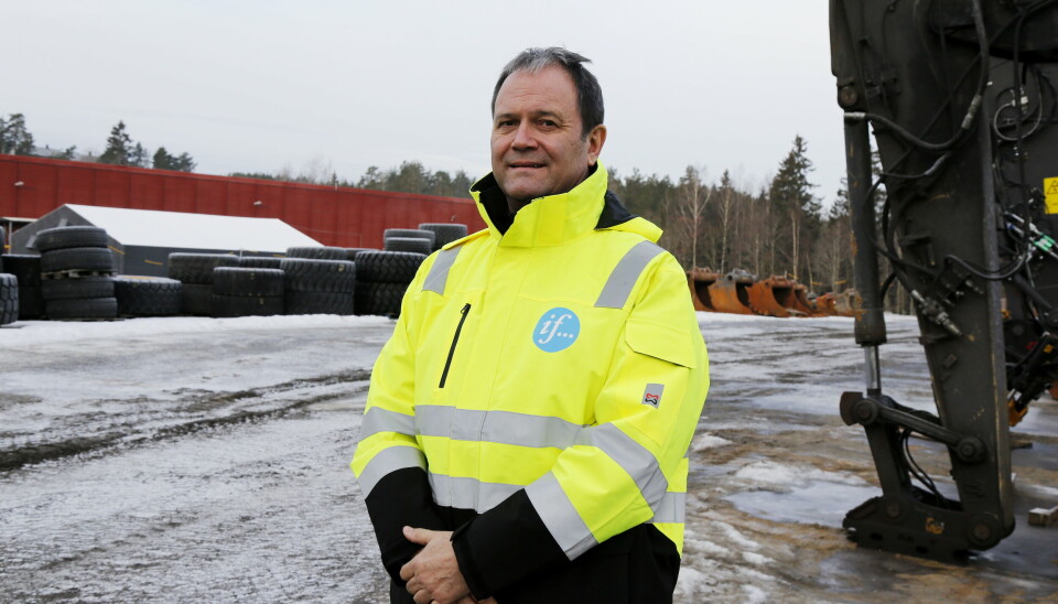FØLG MED: Bogdan A. Lis hos If Skadeforsikring, sier det er endel tyverier av GPS-utstyr fra anleggsmaskiner om dagen.