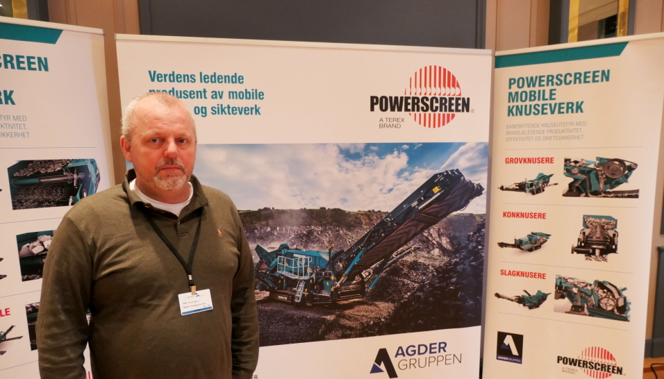 HELE PROGRAMMET: Are Ellefsrud og den nye Powerscreen-importøren hadde masse nytt å snakke om, i tillegg til nye boretårn som er bygget med mange komponenter fra Epiroc.