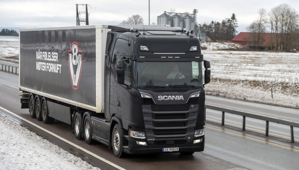 DISKRÉ: Møter du denne bilen ute langs veien, kan du ikke se at det er danseplass inne i hytta. Hele forlengelsen er skjult innenfor sidespoilerne i forlengelsen av hytta.