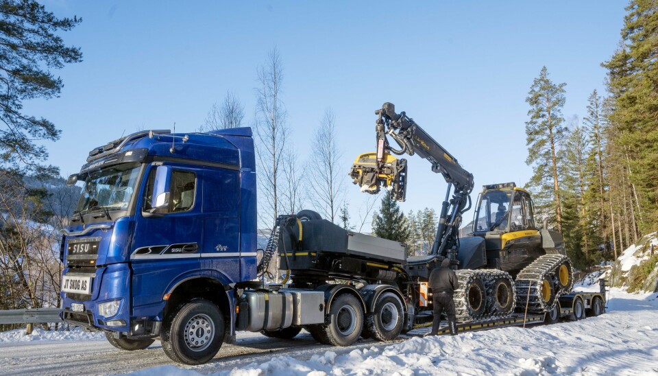 LANGT: Selv med brønnhengeren helt trukket inn er den 20 meter lang.