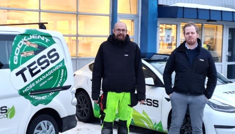 Per Christian Bjørnstad og Henning Sundseth utenfor Tess Hjelset.