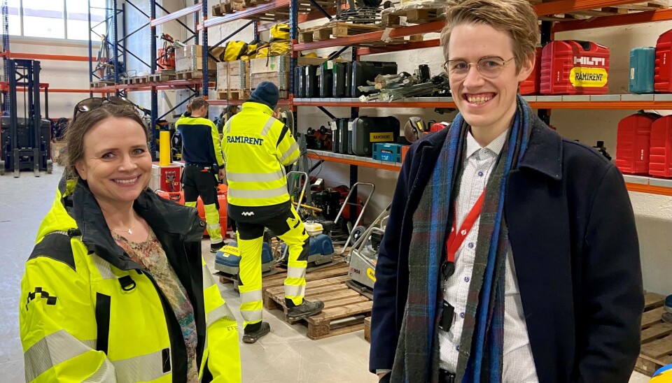 HR-direktør Henriette Hall-Eriksen i Ramirent og markedskontakt i NAV Vestre Aker, Lars Martin Vik, har inngått en samarbeidsavtale som helt umiddelbart ser ut til å resultere i at flere av de ti som skal ansettes ved stillas-avdelingen i Oslo vil bli rekruttert direkte fra NAV Oslo.