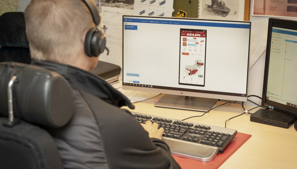 FJERNASSISTANSE: Mählers-tekniker Mikael Modin kan assistere kunder som får problemer langs landeveien, via fjernhjelp direkte fra fabrikken i Sverige.