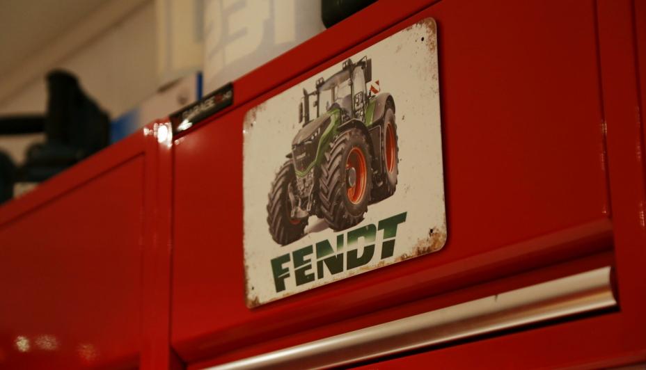 FENDT: Det andre traktormerket som slipper inn garasjeporten.