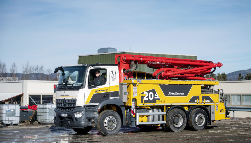 Kristiansen Betongpumping i Skien har kjpt ny betongpumpe med 56 meters rekkevidde. Den bygget p en Mercedes-Benz Arocs femakslet bil og pbygget er fra Putzmeister.