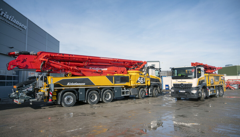STØRST OG MINST: Det er stor forskjell på den største og minste betongpumpa til Kristiansen Betongpumping AS.