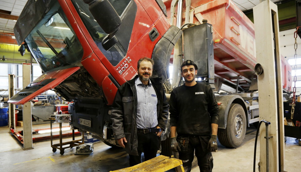 LÆRLINGEN: Ahmad Kadour sammen med Hans Olav Løen. Kadour er lærling og representerer fremtiden.