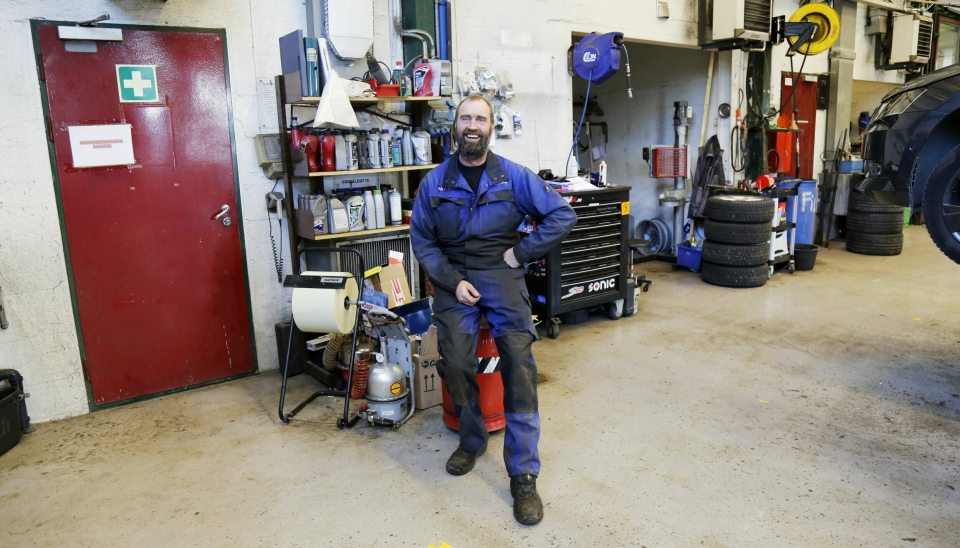 LENGST: Mekaniker Jan Hvila har vært tilknyttet verkstedet på Solbergmoen siden 1985!