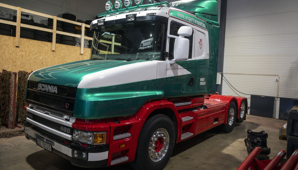 SNUTEBIL: Scania 144L snutebilen er plukket helt ned og fremstår som bedre enn da den var ny i 1997.