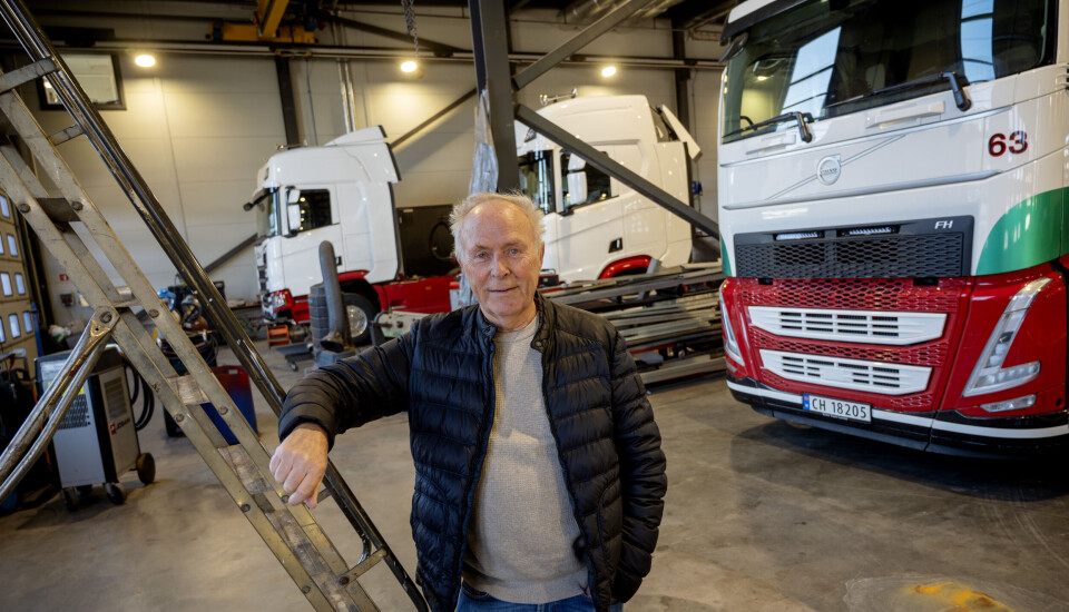 NYE: På deres eget verksted blir nye biler klargjort. I år får Knut Enger 29 nye lastebiler.