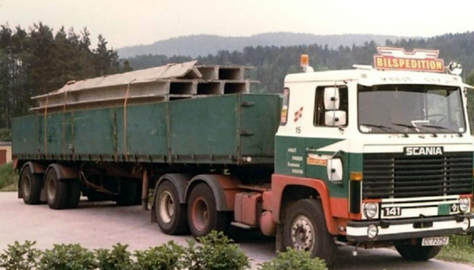 SEMI: Dette settet med en Scania 141 og to-akslet semi var nytt i 1977.