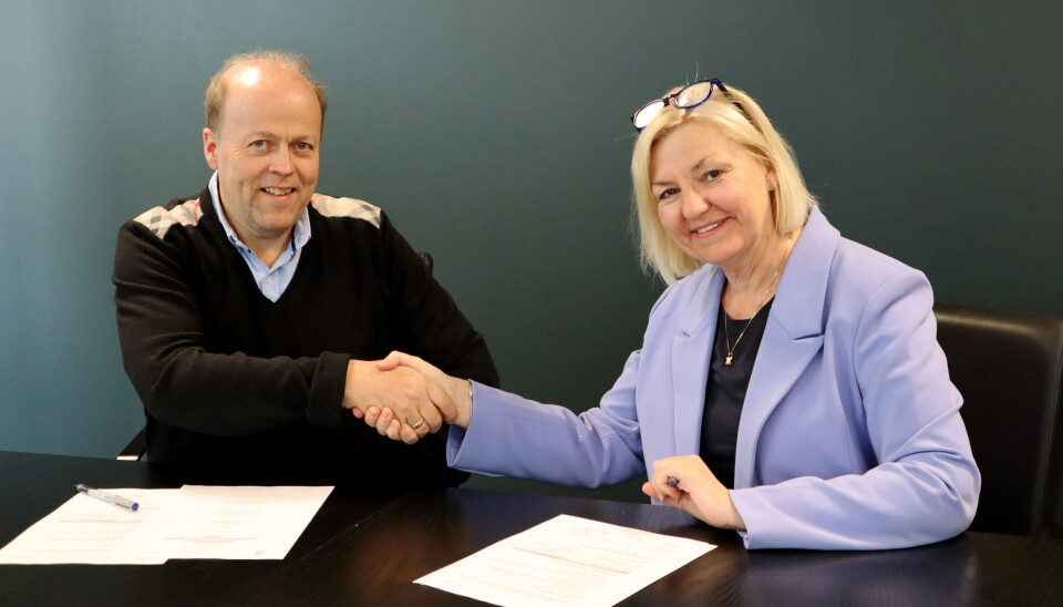 Oslo kommune ved Oslobygg KF har inngått kontrakt med NCC Norge AS, som blir samspillsentreprenør for Stovner bad. På bildet er Roger Nygård, leder for NCC Building Norge og Eli Grimsby, administrerende direktør i Oslobygg KF. Oslo kommune ved Oslobygg KF har inngått kontrakt med NCC Norge AS, som blir samspillsentreprenør for Stovner bad. På bildet er Roger Nygård, leder for NCC Building Norge og Eli Grimsby, administrerende direktør i Oslobygg KF.