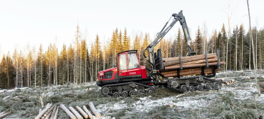 Komatsu-lastbæreren «Tusenbein» på belter testes i Sverige Komatsu-lastbæreren «Tusenbein» på belter testes i Sverige