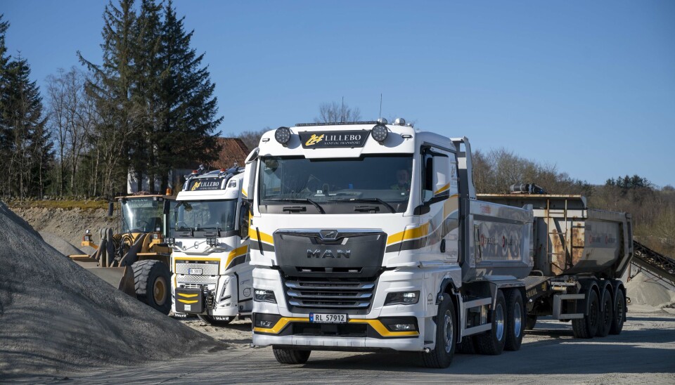 LETTEST: Den nye MAN TGX 33.510-en til Lillebø Sand og Transport veier bare 12.400 kilo. Også Volvoen bak er betydelig lettere enn de fleste tilsvarende biler. Egenvekt har alltid vært fokus for sandtaket i Sandnes.