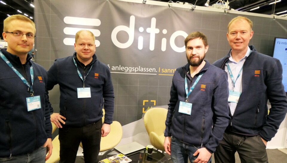 SOLID STAB: Gründer Thor Petter Korsmo (f.v.), Oskar Kvamme, Eirik Isaksætre og daglig leder Erik Aadland var blant flere som betjente Ditios stand på Arctic-messa. Foto: Bjørn E. Eriksen SOLID STAB: Gründer Thor Petter Korsmo (f.v.), Oskar Kvamme, Eirik Isaksætre og daglig leder Erik Aadland var blant flere som betjente Ditios stand på Arctic-messa. Foto: Bjørn E. Eriksen