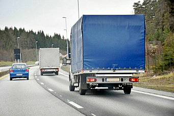 Innfører krav om løyve og fartsskriver i varebiler