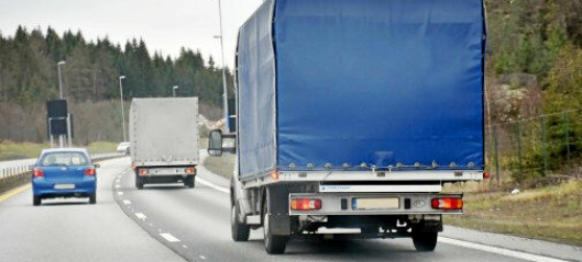 Innfører krav om løyve og fartsskriver i varebiler