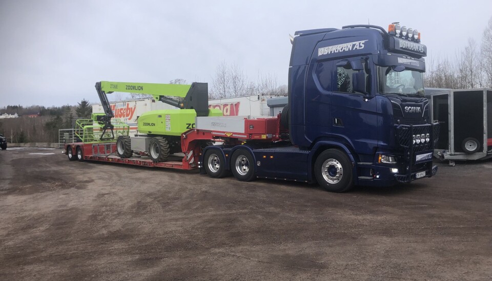 AVREISE: Zoomlion ZT26JE klar for avreise til Høyde Teknikk A/S i Kristiansand.