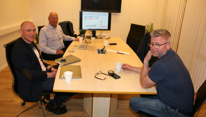<span class=" italic" data-lab-italic_desktop="italic">Espen Haldorsen (t.v.), Jan Ole Hansen og Richard Sæther finner synergien med nytt redskap. Foto: Per Dagfinn Wolden</span> <span class=" italic" data-lab-italic_desktop="italic">Espen Haldorsen (t.v.), Jan Ole Hansen og Richard Sæther finner synergien med nytt redskap. Foto: Per Dagfinn Wolden</span>