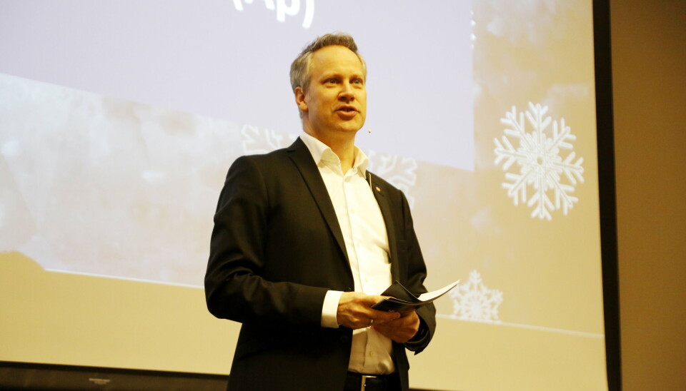 Samferdselsminister Jon-Ivar Nygård sier det blir høyere terskel for å bygge firefelts motorvei og hardere prioritering blant veiprosjekter fremover. Bilde fra Arctic Entrepreneur 2022 på Gardermoen i april, der samferdselsminister forberedte bransjen på at det blir strammere tider fremover.