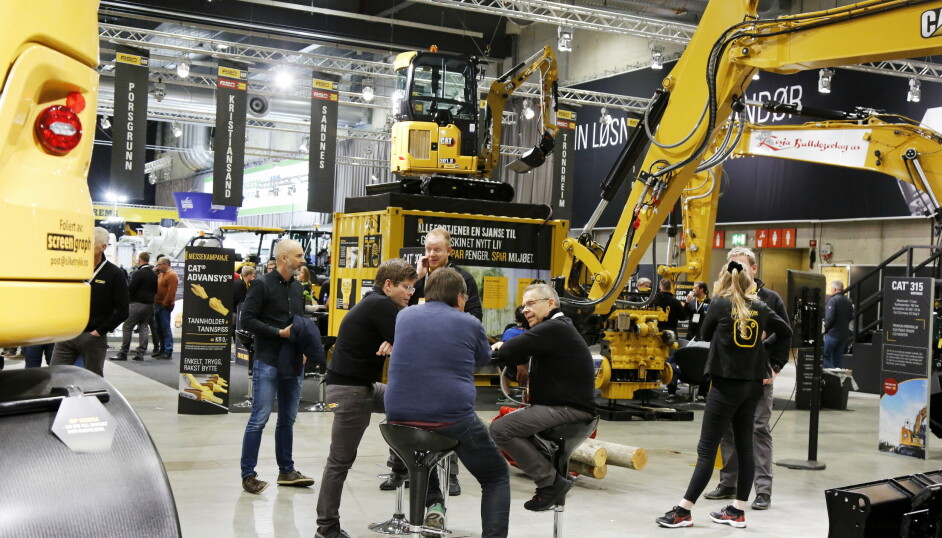 Pon Equipment solgte 90 maskiner på Vei og Anlegg. Minigraveren på containeren ble loddet ut. Vinneren får bruke den ut året.
