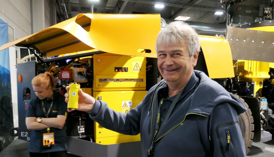 ENTUSIAST: Bjørn Oddvar Endresen presenterte den nye diamantstøvbelagte borkronen for pressen på standen.