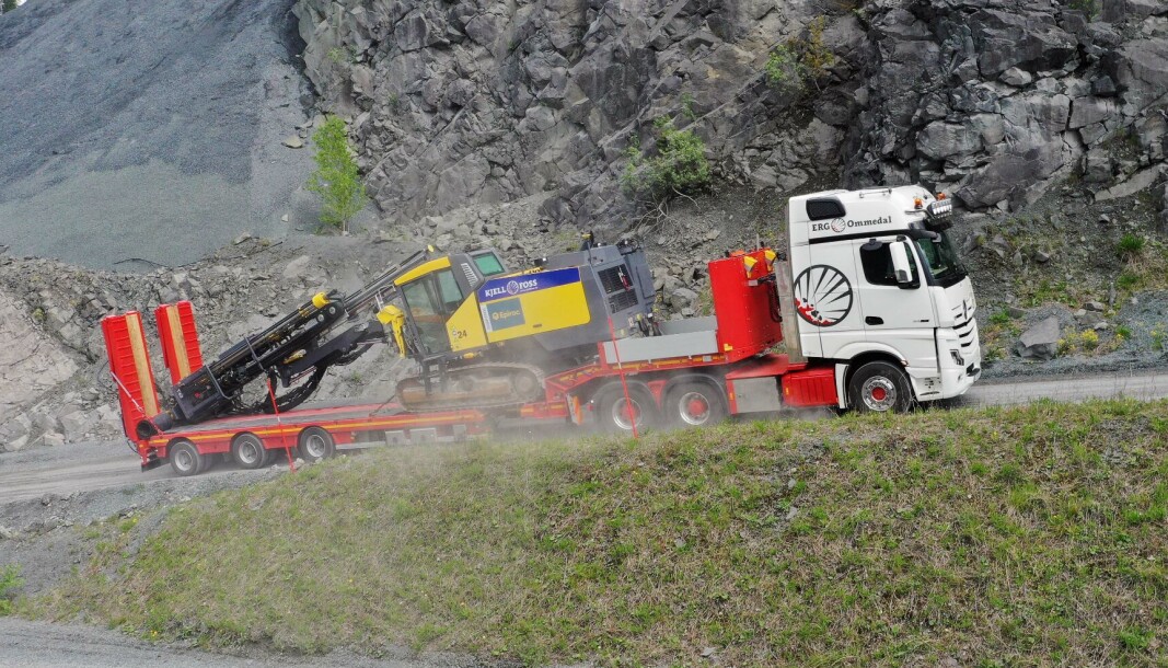 LIK: I utgangspunktet er alt likt på den gamle og den nye Mercedes-Benz Actros trekkvognen til ERG Ommedal. Største forskjellen er ny farge. LIK: I utgangspunktet er alt likt på den gamle og den nye Mercedes-Benz Actros trekkvognen til ERG Ommedal. Største forskjellen er ny farge.