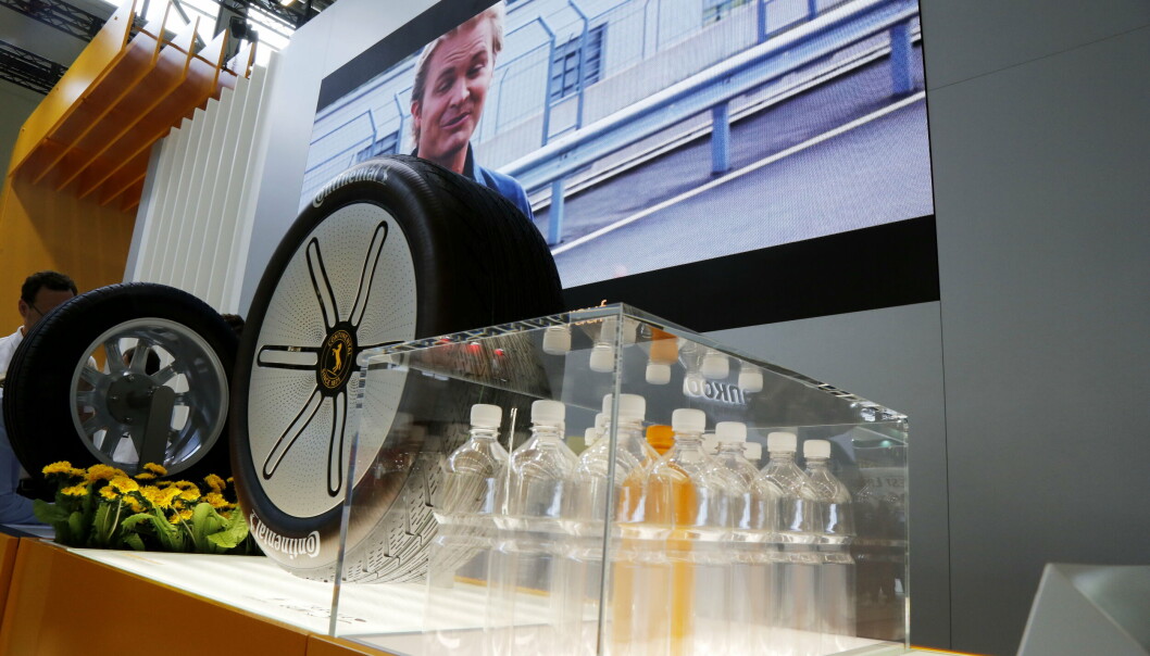 FIKK GOD PLASS: Dekk med råstoffer fra plastflasker, det var noe Continental valgte å vie stort fokus på The Tire. FIKK GOD PLASS: Dekk med råstoffer fra plastflasker, det var noe Continental valgte å vie stort fokus på The Tire.