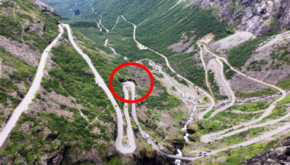 Torsdag 9. juni sommeråpnes Trollstigen (men holdes stengt 13. juni kl. 7-19). Første svingen etter Stigfossbrua (i rød ring) får samtidig navnet Grøvdalsvingen etter David Grøvdal, som har jobbet 46 år med drift og vedlikehold av Trollstigen.
