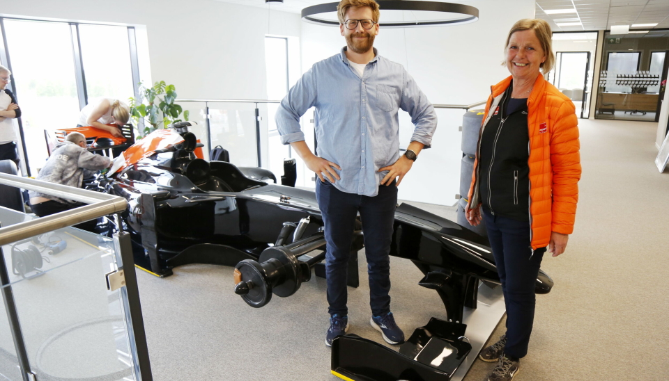 SAMARBEID: Økonomidirektør Eirik Sandberg Johansen sammen med anleggsleder Anita Strømdal i Veidekke Logistikkbygg (Thon Eiendom er byggherre). – Glimrende samarbeid, sier Strømdal.