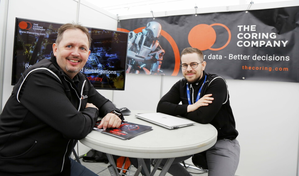 KLARE: Prosjektsjef Bjørn Rune Bjørsvik (t.v.) og IT-konsulent Michael Aglen i The Coring Company på standen til selskapet på NNBA.