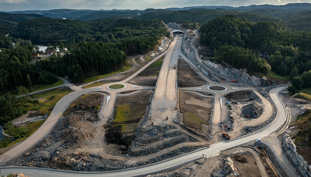 Naturvernforbundet: - Bygging av firefelts motorvei for 110 km/t gir store naturinngrep. Her fra Dølebrukrysset i Lindesnes kommune, E39, mellom Kristiansand og Mandal.