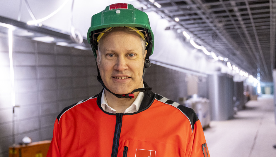 - Forsinkelser og driftsforstyrrelser i Oslotunnelen får ofte konsekvenser for trafikkavviklingen på andre deler av jernbanenettet. En ny rikstunnel vil doble kapasiteten gjennom Oslo by og være positivt for togtrafikken for store deler av vårt nasjonale jernbanenett, sier samferdselsminister Jon-Ivar Nygård.