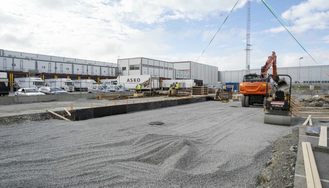 MER STRØM: Asko Øst er i gang med bygging av 18 nye ladepunkter i tillegg til de 10 de allerede har for sine elbiler på Vestby.