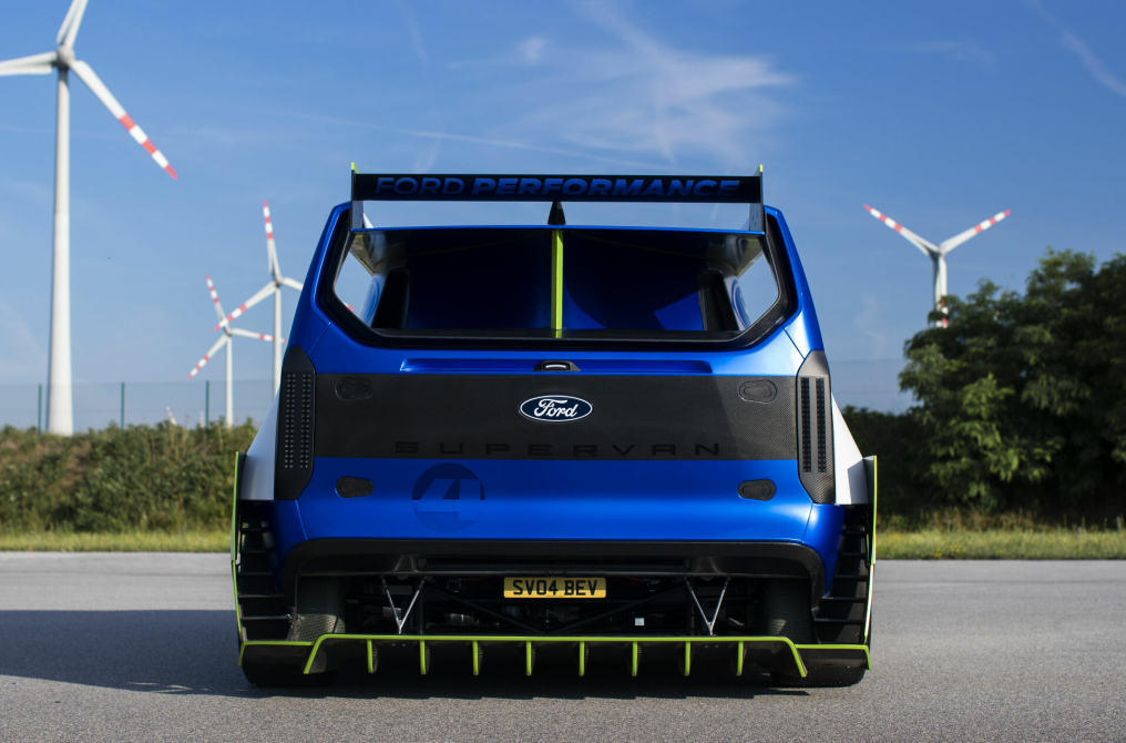 Ford viser sin fjerde SuperVan under årets Goodwood Festival of Speed i England.