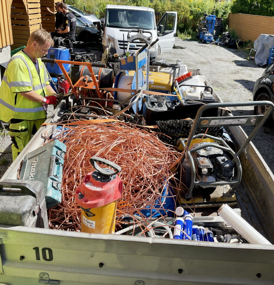 Det ble fullt lass på hengeren og i de to bilene vi hadde med fortalte Skinnarland.