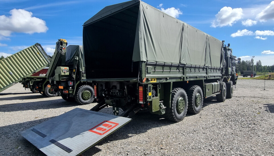 HX 8x8 lastevogn, bakløft.
