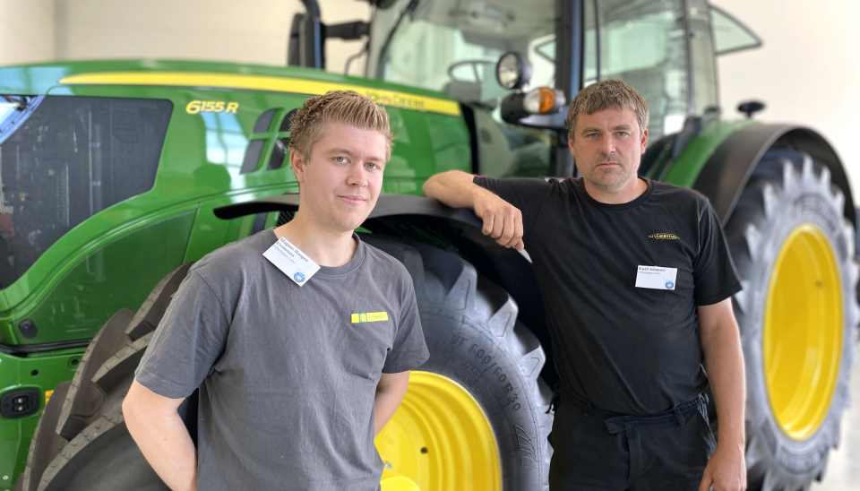 Magnus Haugen Evenstuen og Kjetil Johansen jobber til daglig ved Felleskjøpet på Lena, og var to av deltakerne på kurset i periodisk kjøretøykontroll for traktor hos Felleskjøpet på Gardermoen.