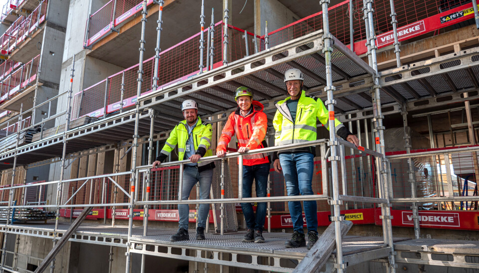15.000 M2 STILLAS: Ramirents største enkeltstående stillasprosjekt på ti år er planlagt på tegnebrettet ned til minste detalj sammen med totalentreprenør Veidekke. Fra venstre: Thomas Tangstad (Ramirent), Joachim Fåberg (Veidekke) og Jarle Jonny Pettersen (Ramirent).