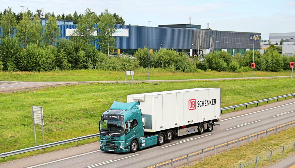 TIL SALGS: Finanskilder verdsetter selskapet til mellom 12 og 20 milliarder euro. Her fra da Schenker testet Volvo FM Electric 6x2, Globetrotter i Norge.