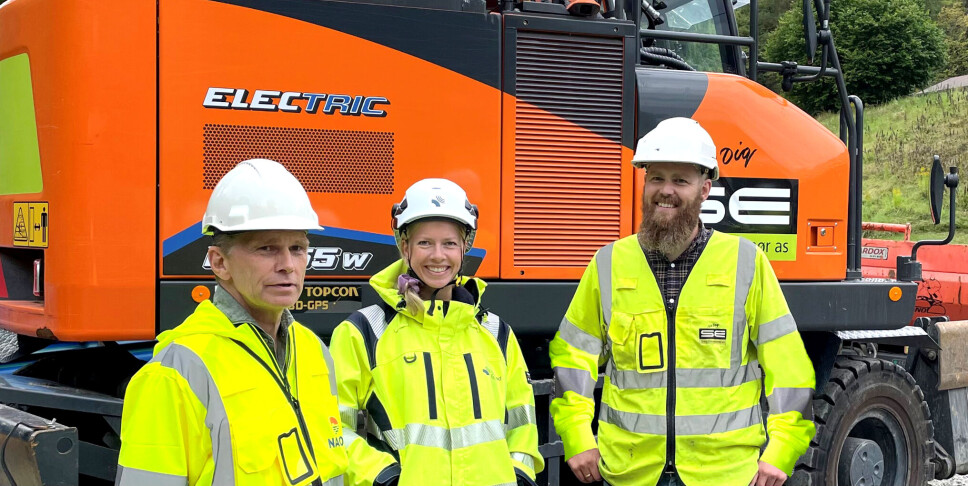 Fra venstre; Aage Bjørn Andersen (Napop), Kristin Arnesen (Hafslund)og Espen Glømme (Steg Entreprenør) klare til å ta i bruk utslippsfrie energiløsninger med hydrogen som energibærer.