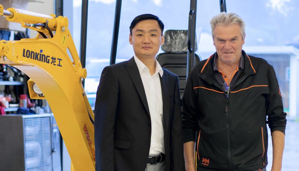 Lonkings salgssjef i Europa, Simon Meng, har kommet til Norge for å besøke Wee.no og Jan Sigurd Bakken på Wees hovedkontor utenfor Haugesund.