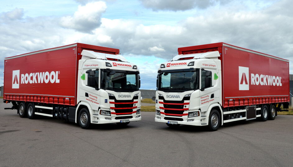To nye Rockwool-merkede Scania G410 biogass blir å se i Oslo-området fremover.