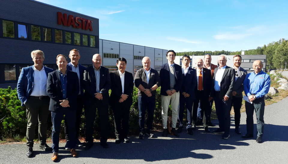 MARKERING: Hitachi-topper kom til Larvik og Kjeller for å markere 40 år sammen. MARKERING: Hitachi-topper kom til Larvik og Kjeller for å markere 40 år sammen.